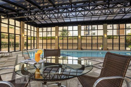 Studio à venda com 30m², 1 quarto e 1 vaga Studio à venda com 30m², 1 quarto e 1 vagaPiscina