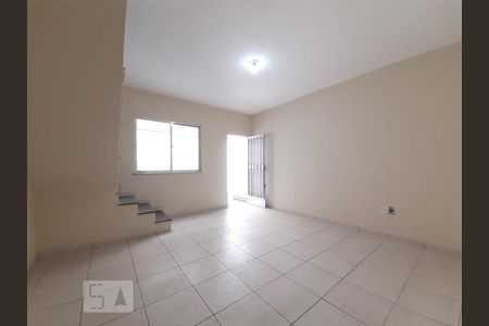 Sala de casa para alugar com 2 quartos, 85m² em Piedade, Rio de Janeiro