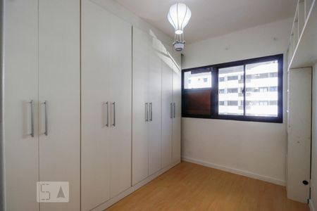 Quarto de apartamento à venda com 2 quartos, 74m² em Barra da Tijuca, Rio de Janeiro