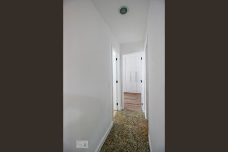 Corredor de apartamento à venda com 2 quartos, 74m² em Barra da Tijuca, Rio de Janeiro
