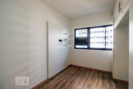 Apartamento à venda com 74m², 2 quartos e 2 vagas Apartamento à venda com 74m², 2 quartos e 2 vagasSuíte