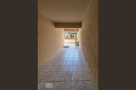Casa à venda com 70m², 2 quartos e sem vagaCorredor de acesso do imóvel