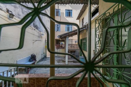 Vista da Sala (quintal) de casa à venda com 2 quartos, 70m² em Olaria, Rio de Janeiro