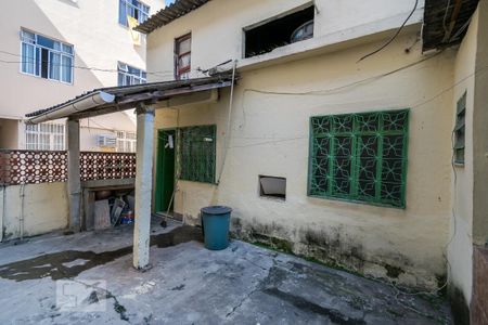 Casa à venda com 70m², 2 quartos e sem vagaQuintal