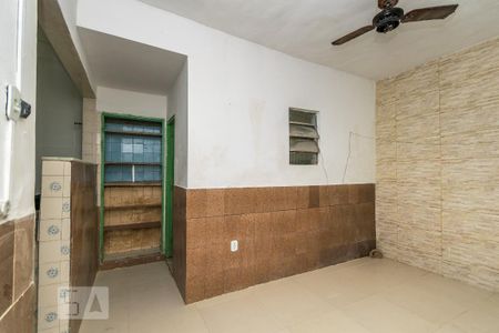 Sala de casa à venda com 2 quartos, 70m² em Olaria, Rio de Janeiro