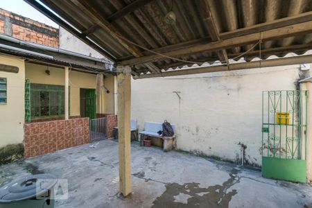 Vista da Suíte (quintal) de casa à venda com 2 quartos, 70m² em Olaria, Rio de Janeiro