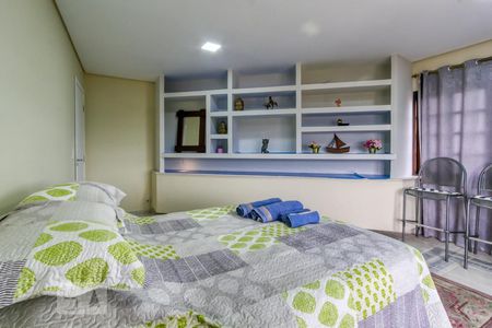 Quarto 1 de apartamento para alugar com 2 quartos, 180m² em Vista Alegre, Curitiba