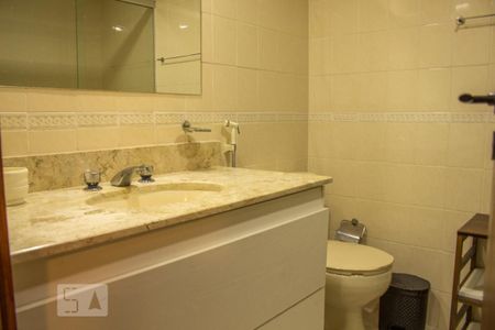 Banheiro Social de apartamento para alugar com 2 quartos, 108m² em Barra da Tijuca, Rio de Janeiro