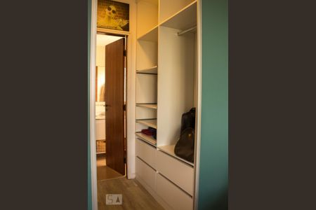 Apartamento para alugar com 108m², 2 quartos e 1 vaga Apartamento para alugar com 108m², 2 quartos e 1 vagaCloset