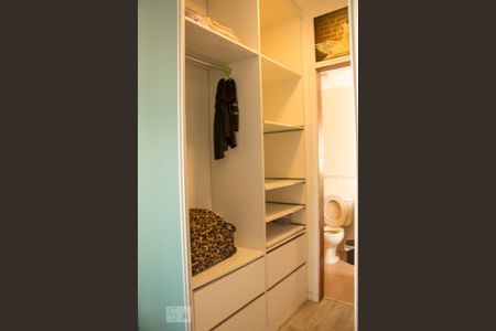 Apartamento para alugar com 108m², 2 quartos e 1 vaga Apartamento para alugar com 108m², 2 quartos e 1 vagaCloset