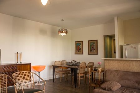 Apartamento para alugar com 108m², 2 quartos e 1 vaga Apartamento para alugar com 108m², 2 quartos e 1 vagaSala
