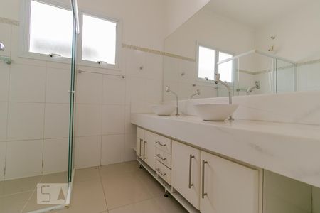 Casa à venda com 248m², 7 quartos e 4 vagasBanheiro da Suíte 01