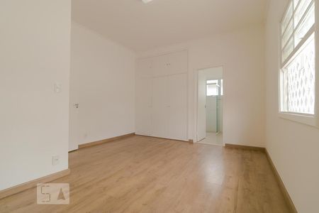 Casa à venda com 248m², 7 quartos e 4 vagasSuíte 01