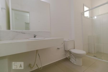 Casa à venda com 248m², 7 quartos e 4 vagasBanheiro da Suíte 02