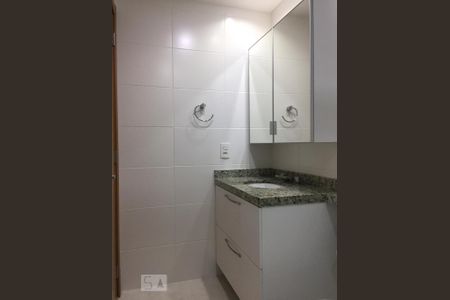 Banheiro de apartamento para alugar com 3 quartos, 90m² em Cavalhada, Porto Alegre