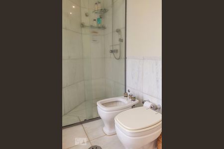 Apartamento à venda com 280m², 4 quartos e 4 vagasBanheiro da Suíte 4