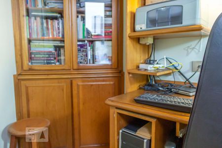 Apartamento à venda com 280m², 4 quartos e 4 vagasEscritório