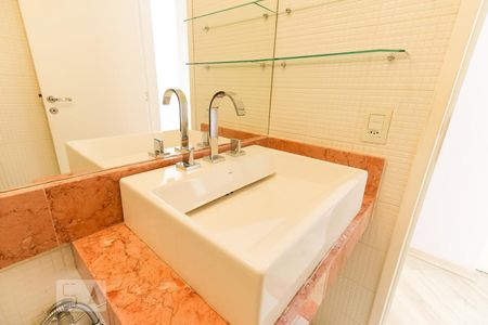 Apartamento à venda com 86m², 3 quartos e 2 vagasBanheiro Social