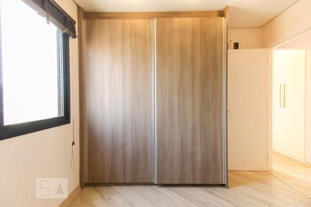 Apartamento à venda com 86m², 3 quartos e 2 vagasSuíte Armários