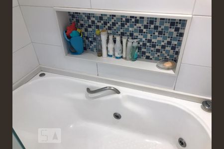 Apartamento para alugar com 110m², 3 quartos e sem vagaBanheiro da Suíte