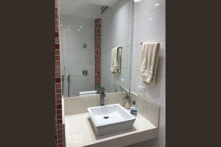 Apartamento para alugar com 110m², 3 quartos e sem vagaBanheiro