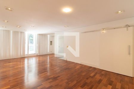 Sala de casa para alugar com 3 quartos, 400m² em Jardim Maia, Guarulhos