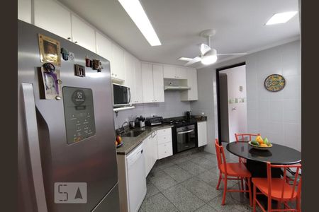 Cozinha de apartamento à venda com 3 quartos, 150m² em Vila Andrade, São Paulo