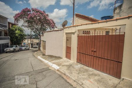 Casa para alugar com 100m², 1 quarto e 1 vaga Casa para alugar com 100m², 1 quarto e 1 vagaFachada