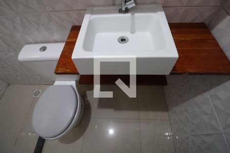 Banheiro de casa para alugar com 1 quarto, 56m² em Olaria, Canoas