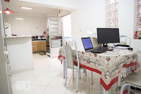 Casa à venda com 110m², 3 quartos e 2 vagasCozinha