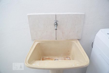 Casa à venda com 110m², 3 quartos e 2 vagasLavanderia