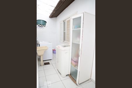 Casa à venda com 110m², 3 quartos e 2 vagasLavanderia