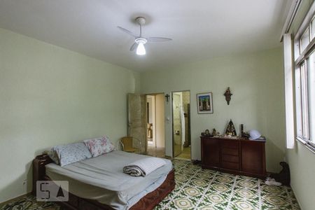 Casa à venda com 372m², 3 quartos e 3 vagas Casa à venda com 372m², 3 quartos e 3 vagasQuarto 3 - Suíte