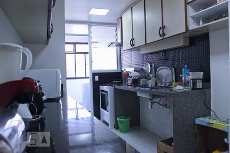 Apartamento à venda com 90m², 3 quartos e 2 vagasCozinha