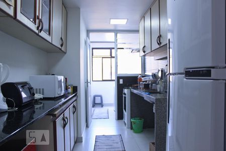 Apartamento à venda com 90m², 3 quartos e 2 vagasCozinha