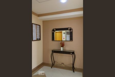 Hall de Entrada de apartamento para alugar com 2 quartos, 52m² em Vila São Pedro, Santo André