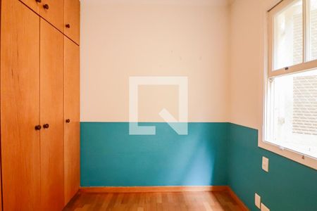 Quarto 2 de casa à venda com 3 quartos, 156m² em Jardim Odete, São Paulo