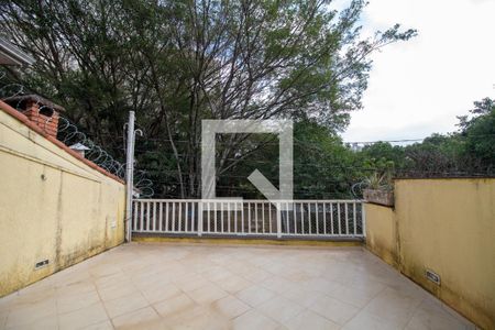 Varanda de casa à venda com 3 quartos, 156m² em Jardim Odete, São Paulo