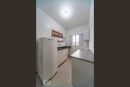 Cozinha e Área de Serviço de kitnet/studio para alugar com 1 quarto, 18m² em Vila Linda, Santo André