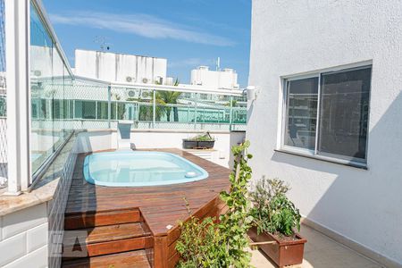 Apartamento à venda com 195m², 3 quartos e sem vagaPiscina Privativa