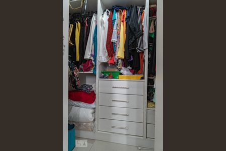 Apartamento à venda com 195m², 3 quartos e sem vagaCloset da Suíte 01