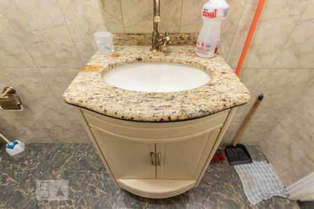 Casa à venda com 156m², 4 quartos e 2 vagas Casa à venda com 156m², 4 quartos e 2 vagasLavabo