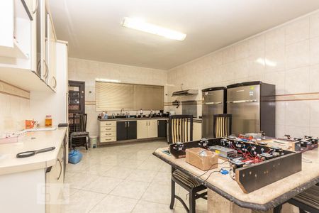 Casa à venda com 156m², 4 quartos e 2 vagas Casa à venda com 156m², 4 quartos e 2 vagasCozinha