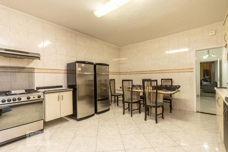 Casa à venda com 156m², 4 quartos e 2 vagas Casa à venda com 156m², 4 quartos e 2 vagasCozinha