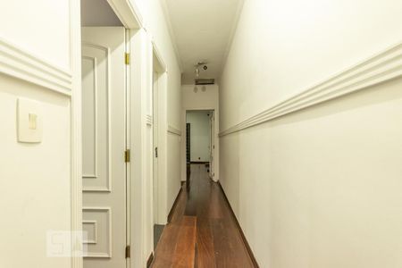 Casa à venda com 156m², 4 quartos e 2 vagas Casa à venda com 156m², 4 quartos e 2 vagasCorredor