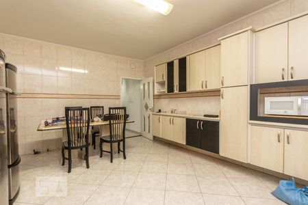 Casa à venda com 156m², 4 quartos e 2 vagas Casa à venda com 156m², 4 quartos e 2 vagasCozinha