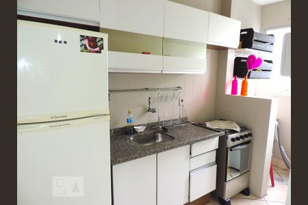 Cozinha de apartamento para alugar com 1 quarto, 40m² em Agronômica, Florianópolis