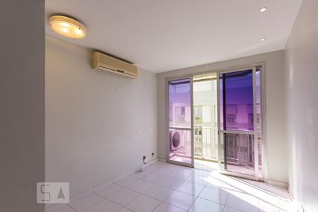 Sala de apartamento para alugar com 2 quartos, 83m² em Freguesia (jacarepaguá), Rio de Janeiro