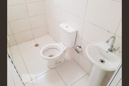 Detalhe banheiro de casa para alugar com 2 quartos, 42m² em Cidade Antônio Estevão de Carvalho, São Paulo