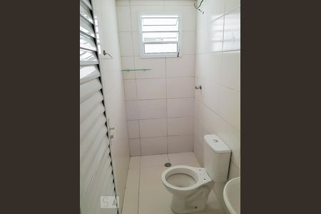 Banheiro de casa para alugar com 2 quartos, 42m² em Cidade Antônio Estevão de Carvalho, São Paulo
